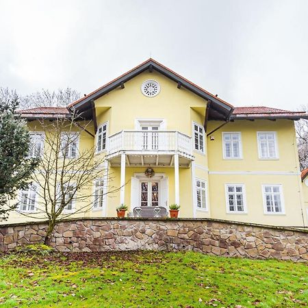 Lovecky Zamecek Pod Milesovkou Teplice Buitenkant foto