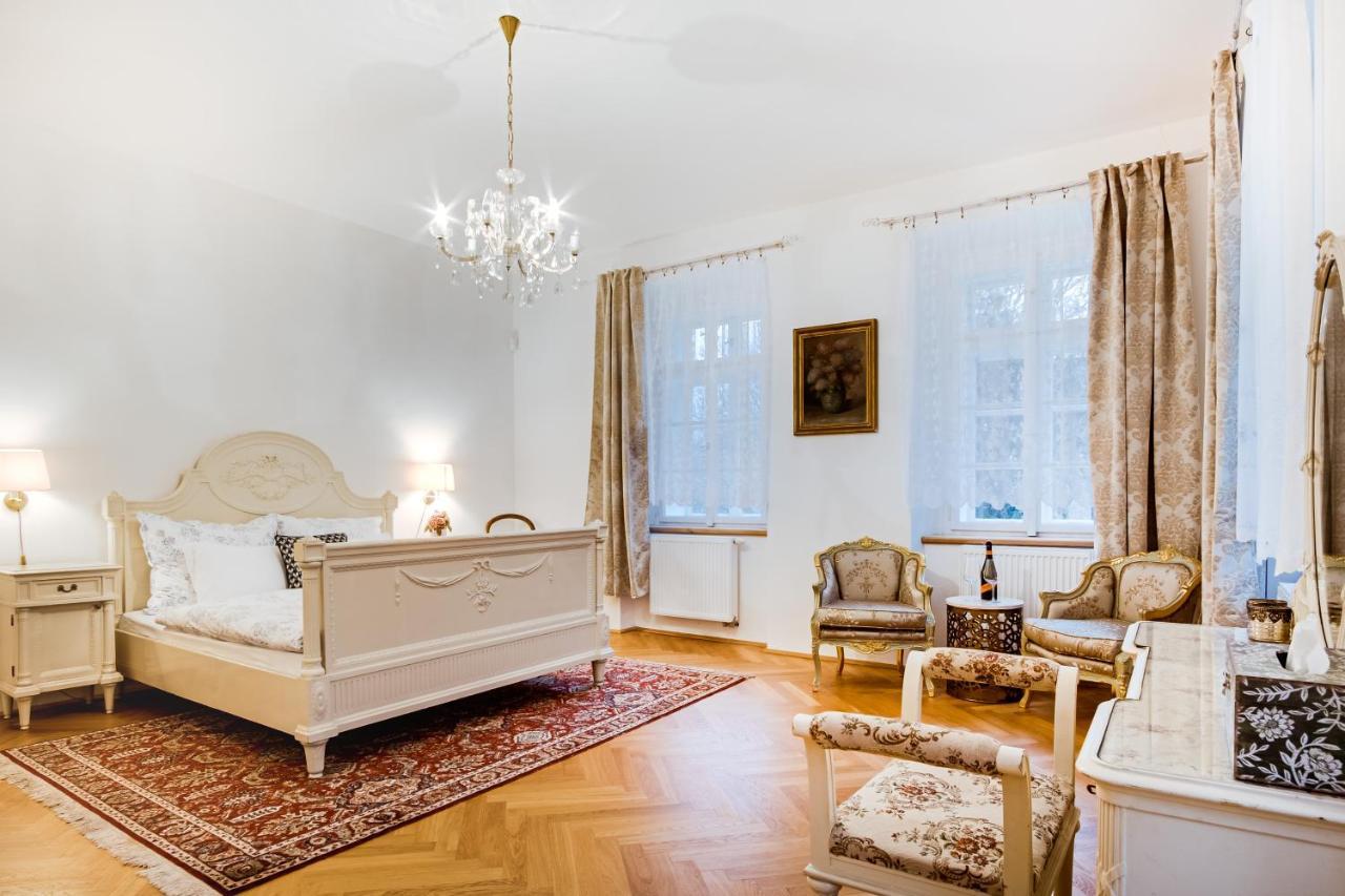 Lovecky Zamecek Pod Milesovkou Teplice Buitenkant foto