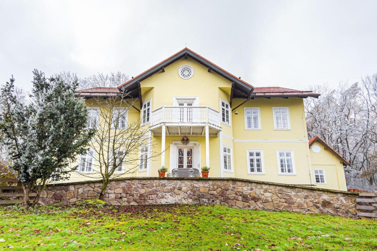 Lovecky Zamecek Pod Milesovkou Teplice Buitenkant foto