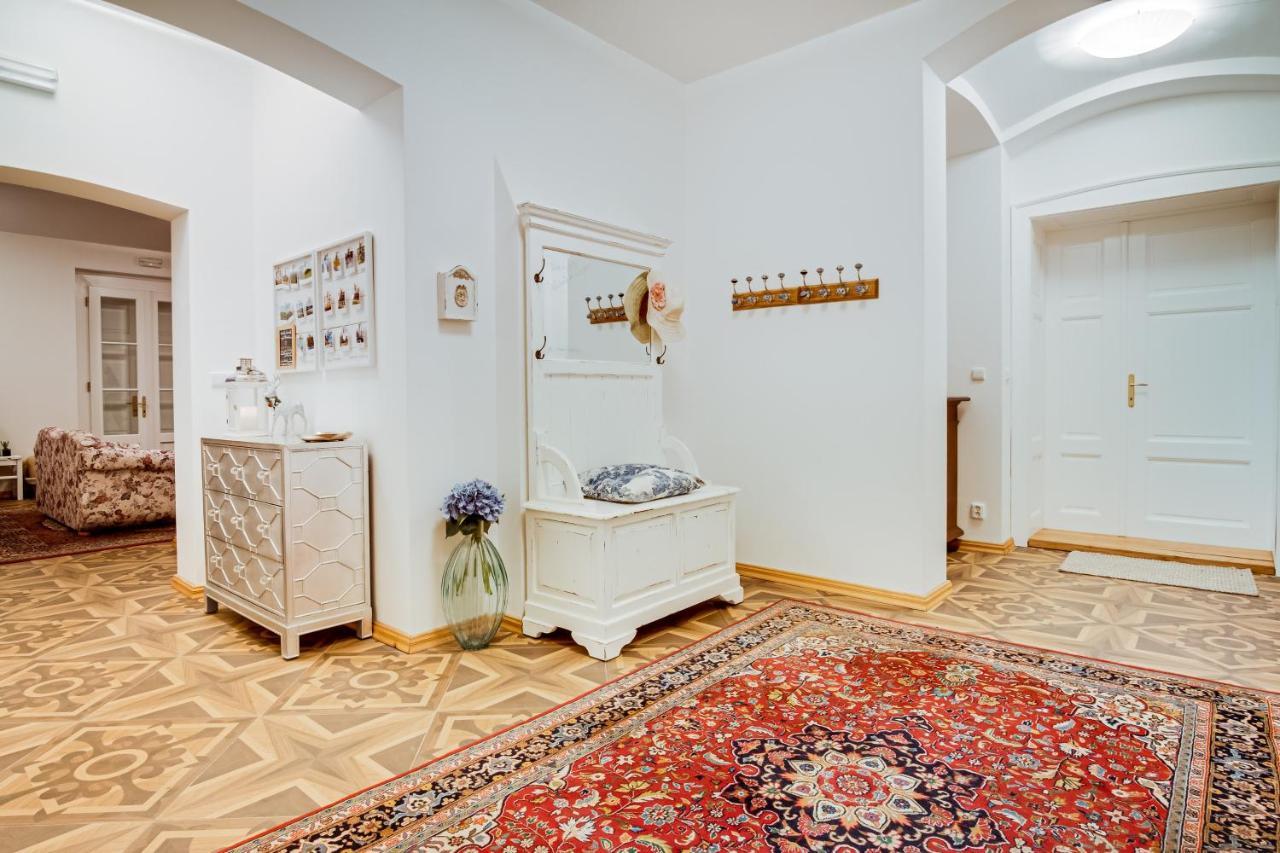 Lovecky Zamecek Pod Milesovkou Teplice Buitenkant foto
