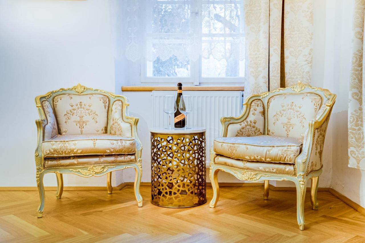 Lovecky Zamecek Pod Milesovkou Teplice Buitenkant foto
